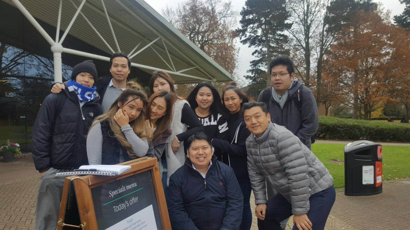 , เดินทางไปเยี่ยมนักเรียนFinn ที่ University of Northampton ประเทศอังกฤษ