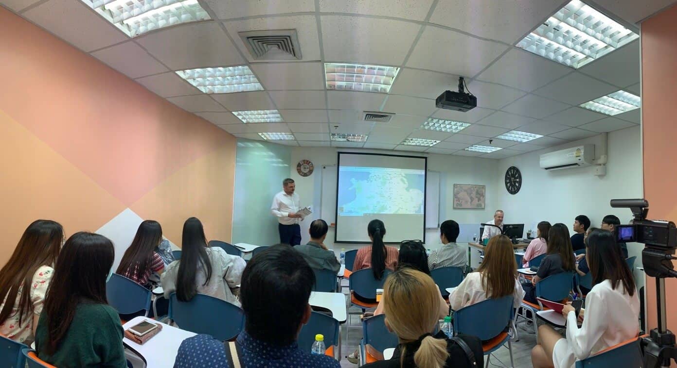 Read more about the article บรรยายเรื่องการเรียนต่อปริญญาตรีปีที่3 ณ ประเทศอังกฤษ โดยเจ้าหน้าจากมหาวิทยาลัย Coventry