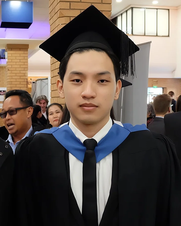 นายวิชญ์พล ศุภกรวิวรรธน์ (ปิ่น)