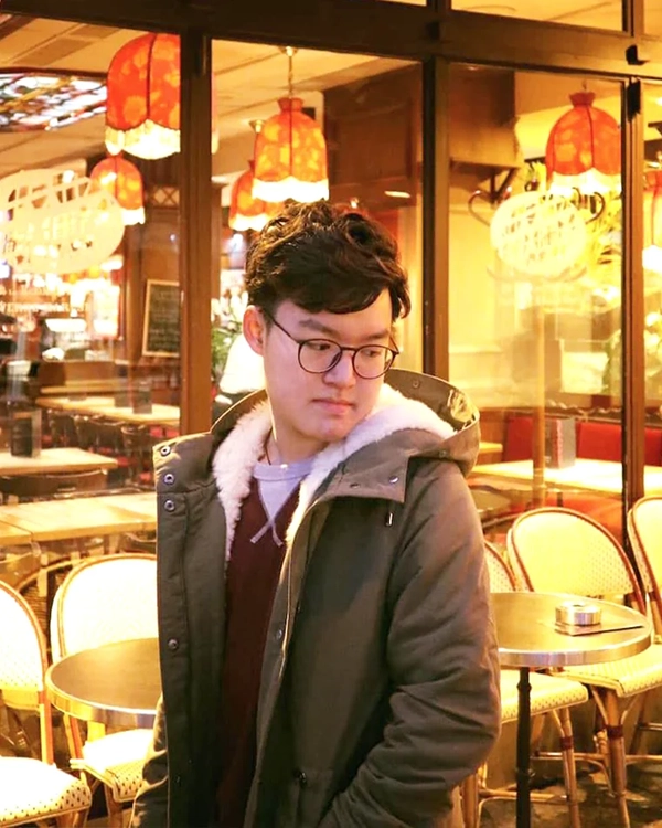 นายรุจิกร วงศ์พันธ์จิราภา (เบส)