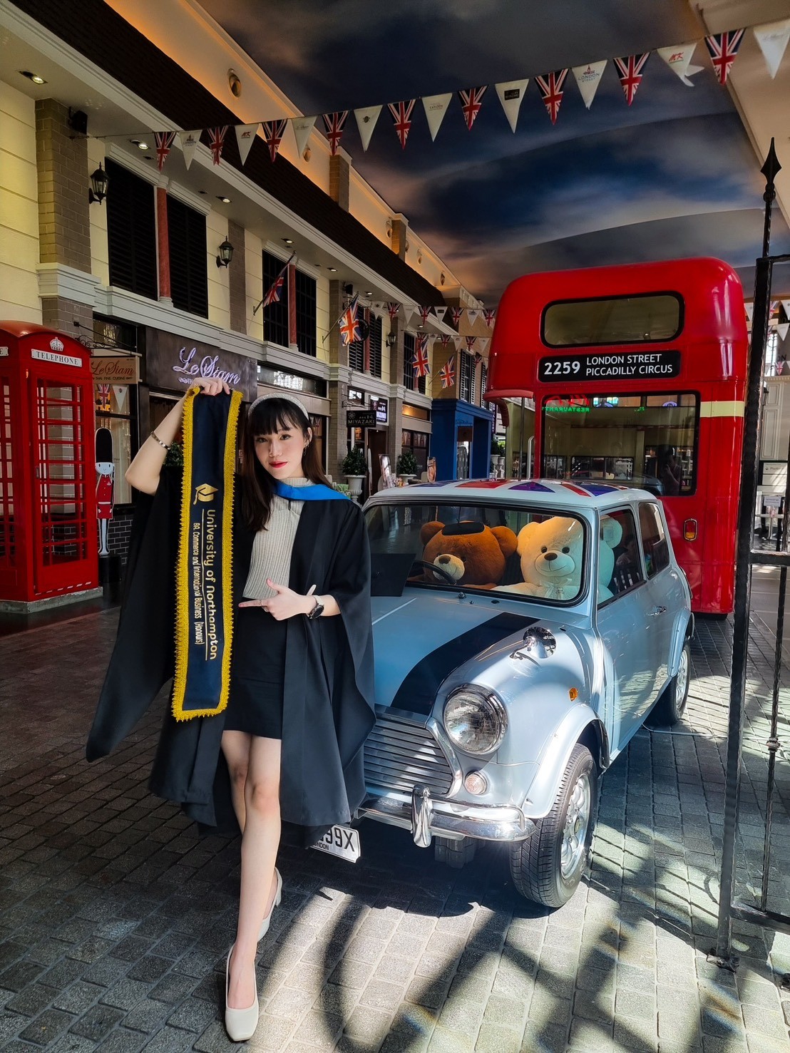 นางสาววรวีร์ ศิริวิมลวรรณ (มุก)