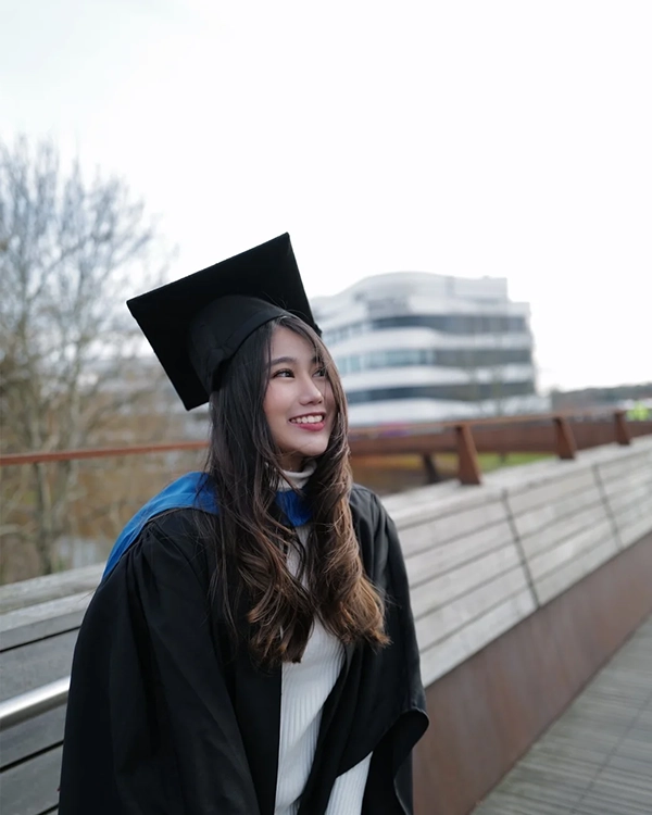 นางสาวพิชญ์ญา ชนวัฒน์ (อาย)