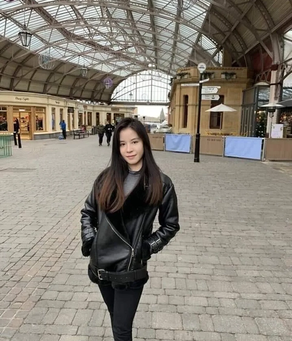 นางสาวศนันต์ชญฉัตร ใหม่สุวิง (ต้นไหม)