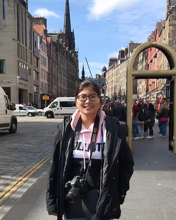 นางสาวปิยะธิดา การสร้าง (มายด์)