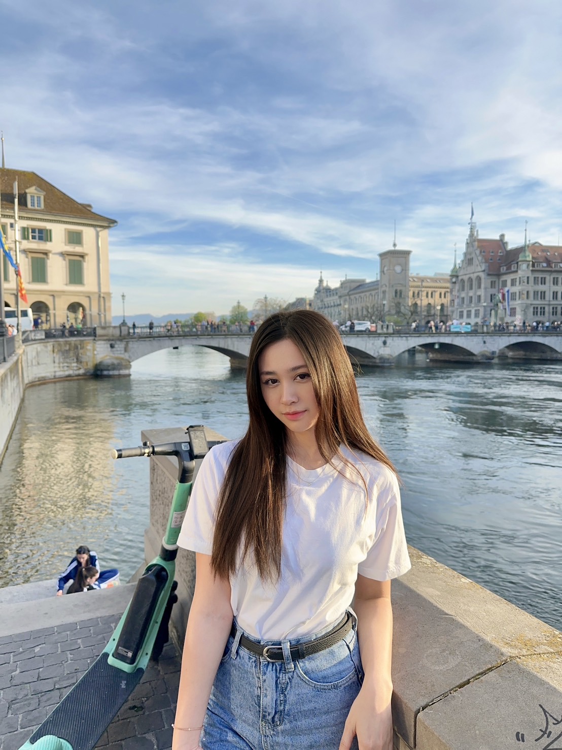 นางสาวเนตรนภา แสงทอง (มิ้น)